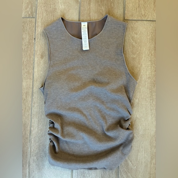 ALO Ribbed En Pointe Tank - Picture 2 of 4